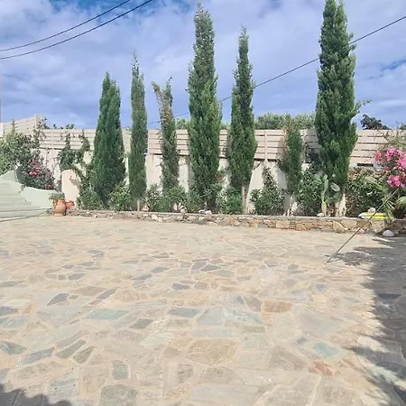 Katka Holiday home Karavas